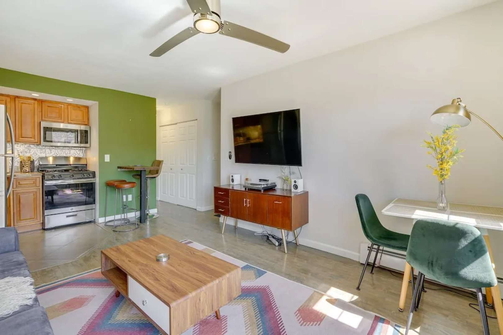 Asbury Park Condo < Half-mi to Beach & Boardwalk!