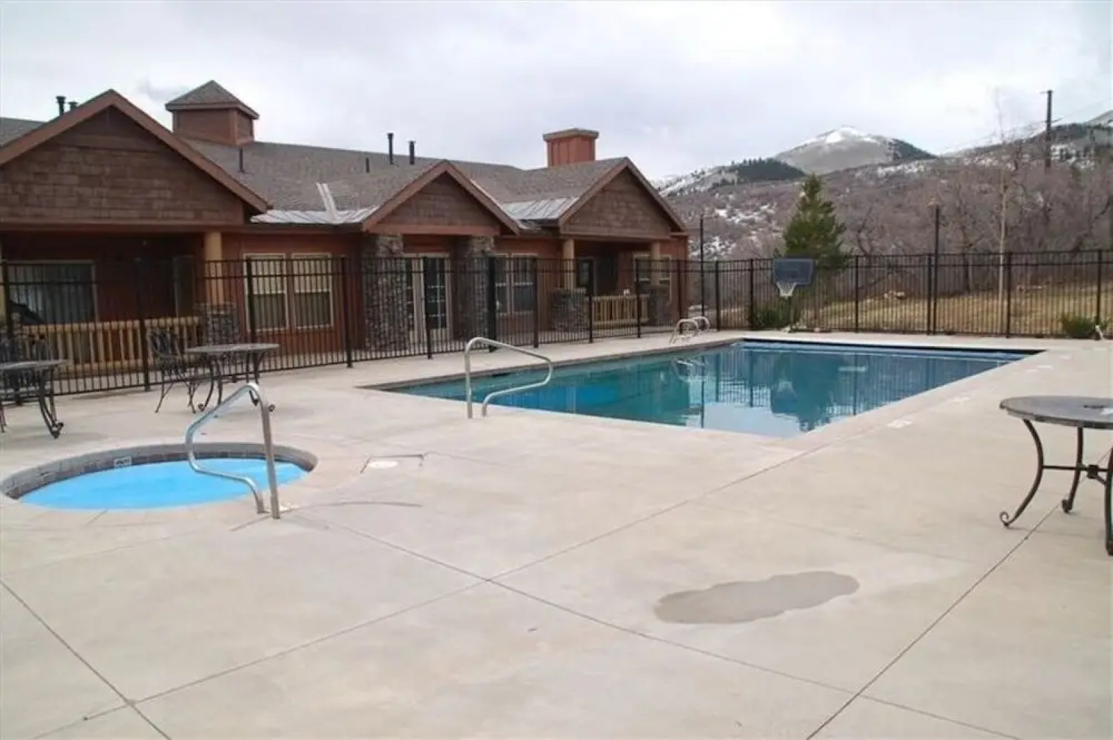 Ski 1 Mile To Deer Valley Gondola 2 Bedroom Condo by RedAwning