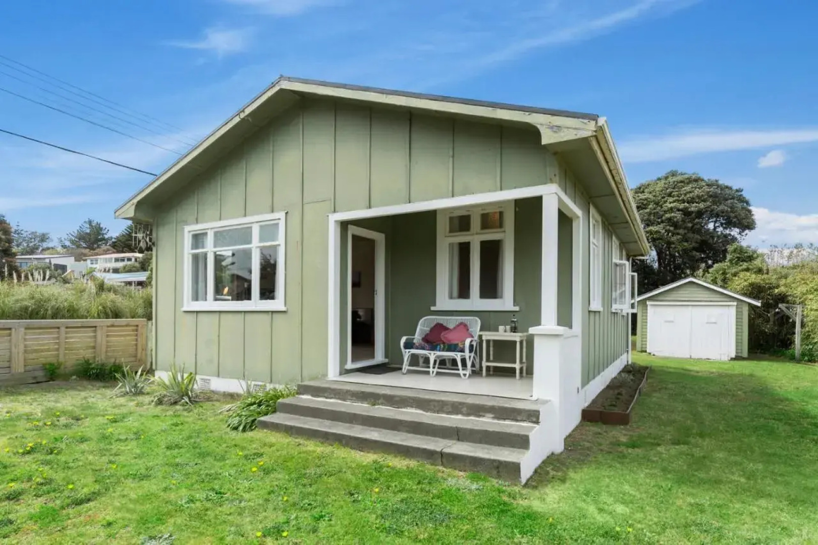 The Beach House - Kapiti Coast Holiday Home