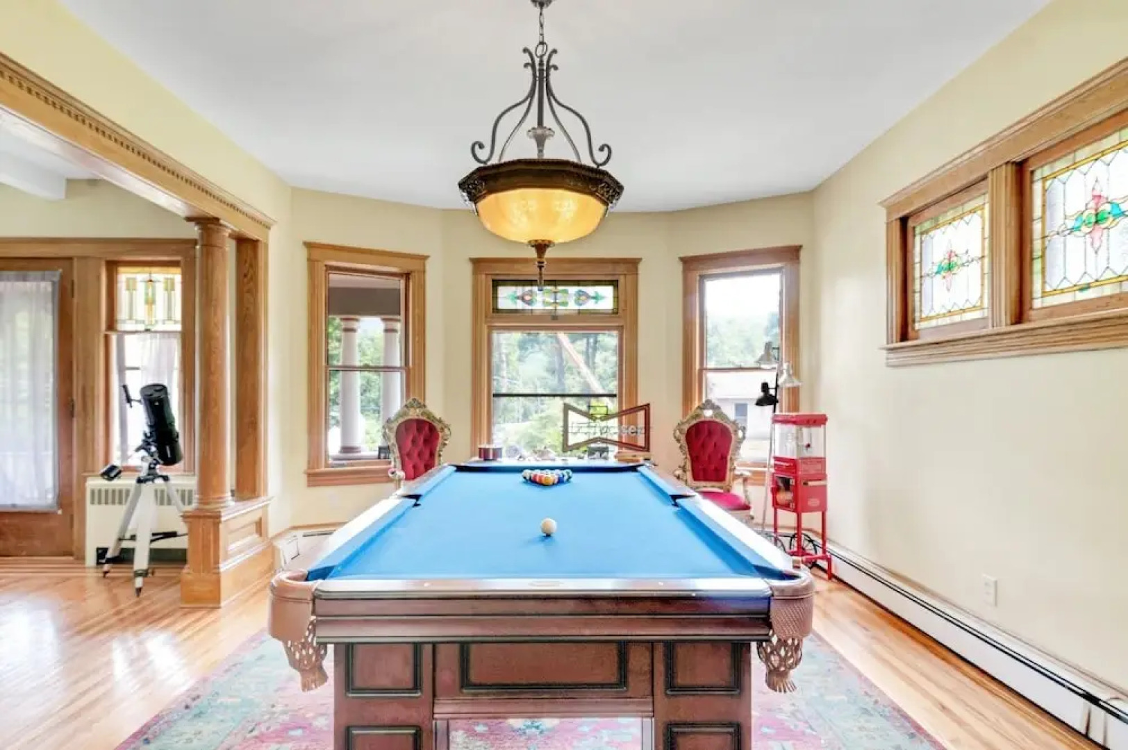 Spacious Victorian Home With Mountain Views And Lots Of Fun Extras!! 5 Bedroom Farmhouse by RedAwning