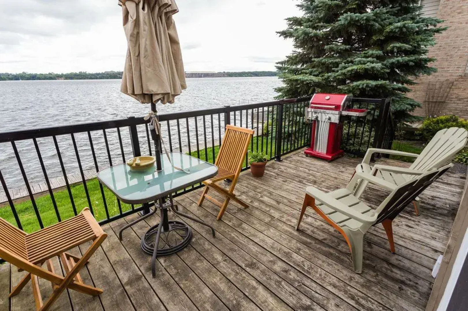 Shorehill Cottages on the Water