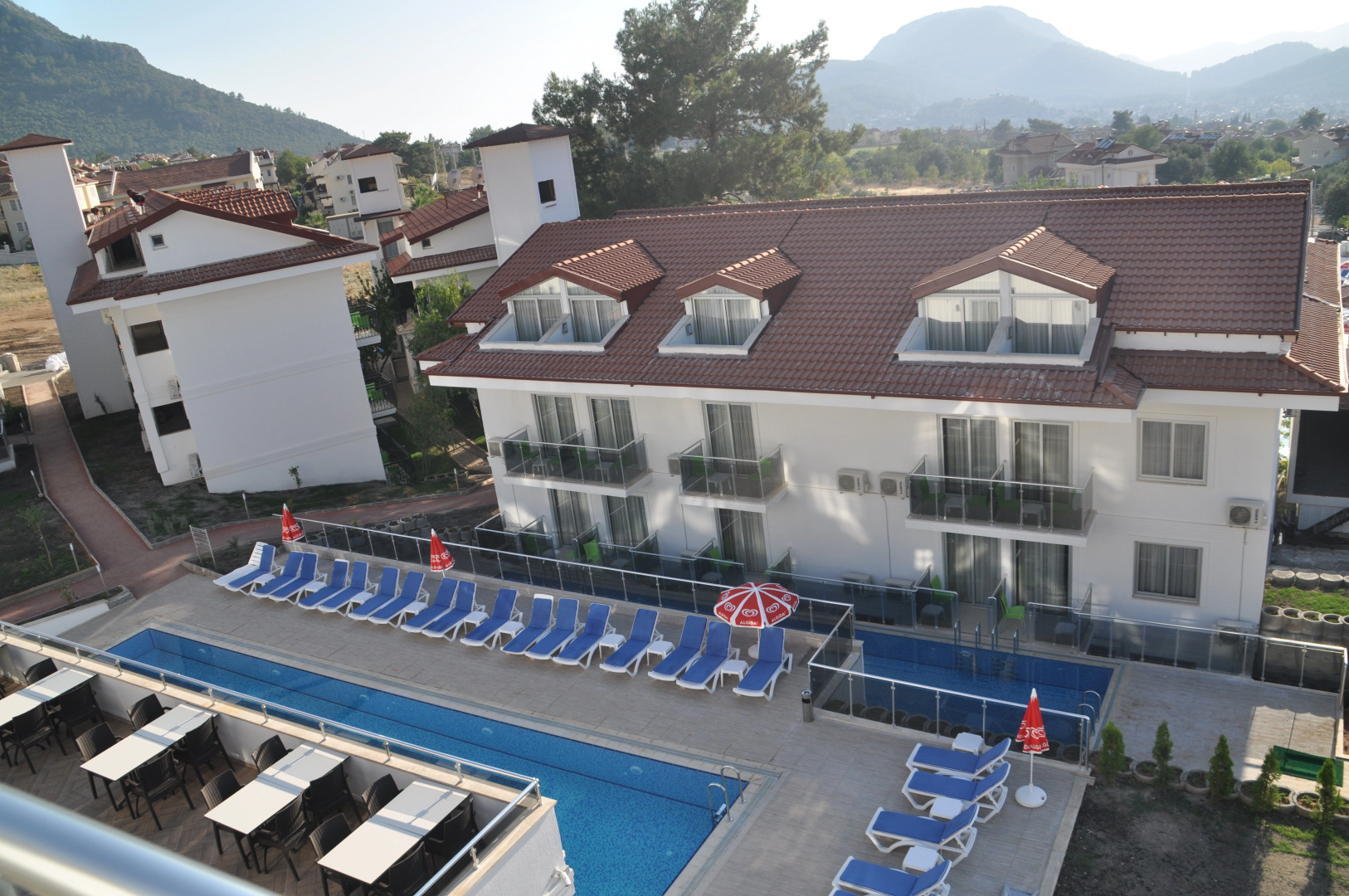 Sunshine Holiday Resort