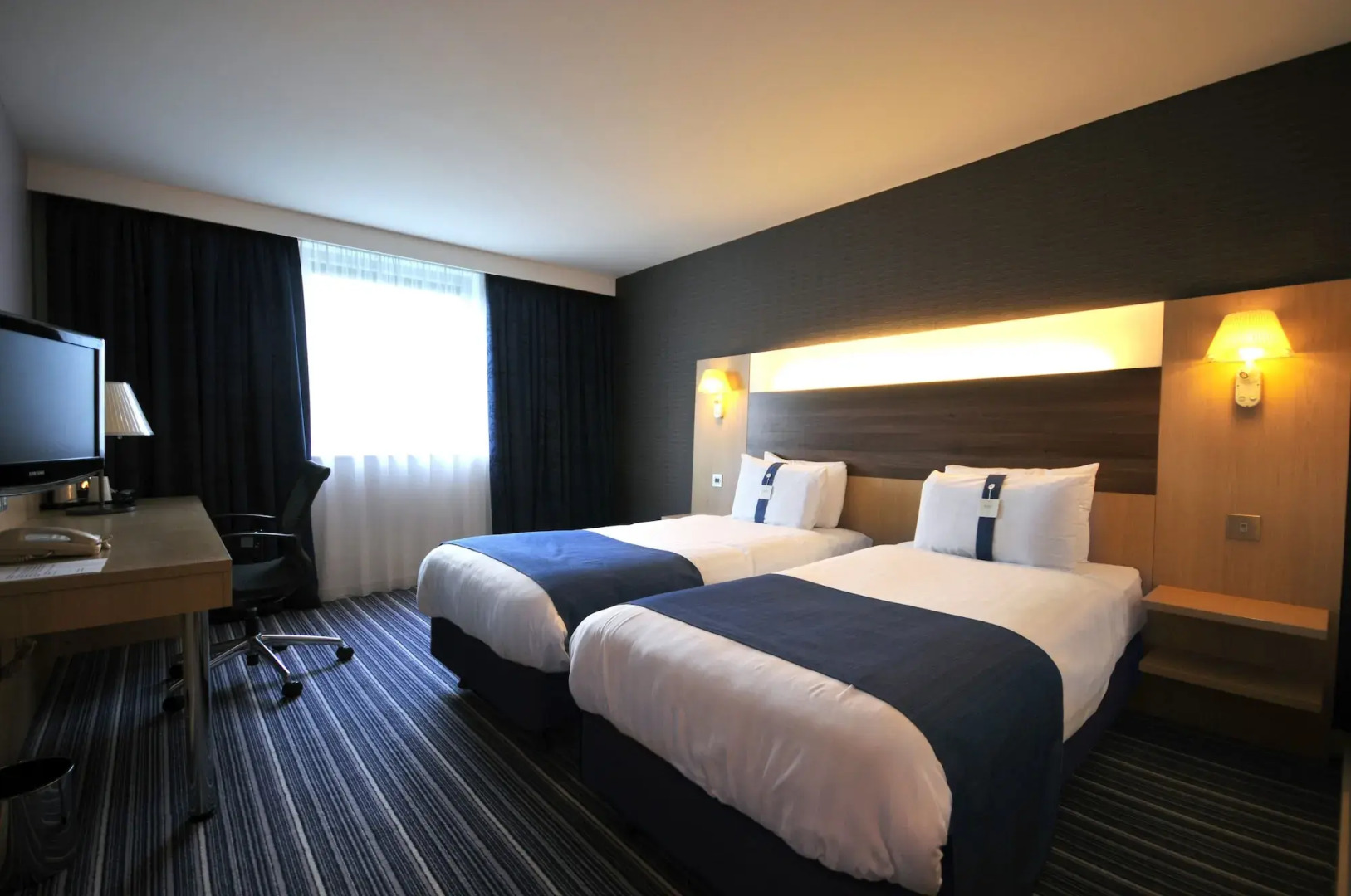 Holiday Inn Express Leigh - Sports Village by IHG