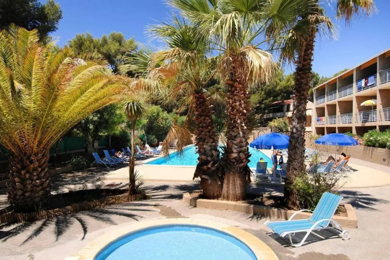 Sanary sur Mer Appartement 30m2 T2 avec terrasse Piscine 10min à pied de la plage