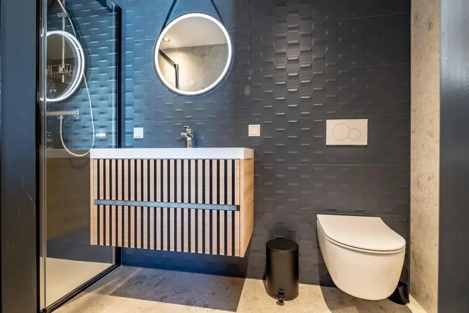 Historic Canal Home in Delft