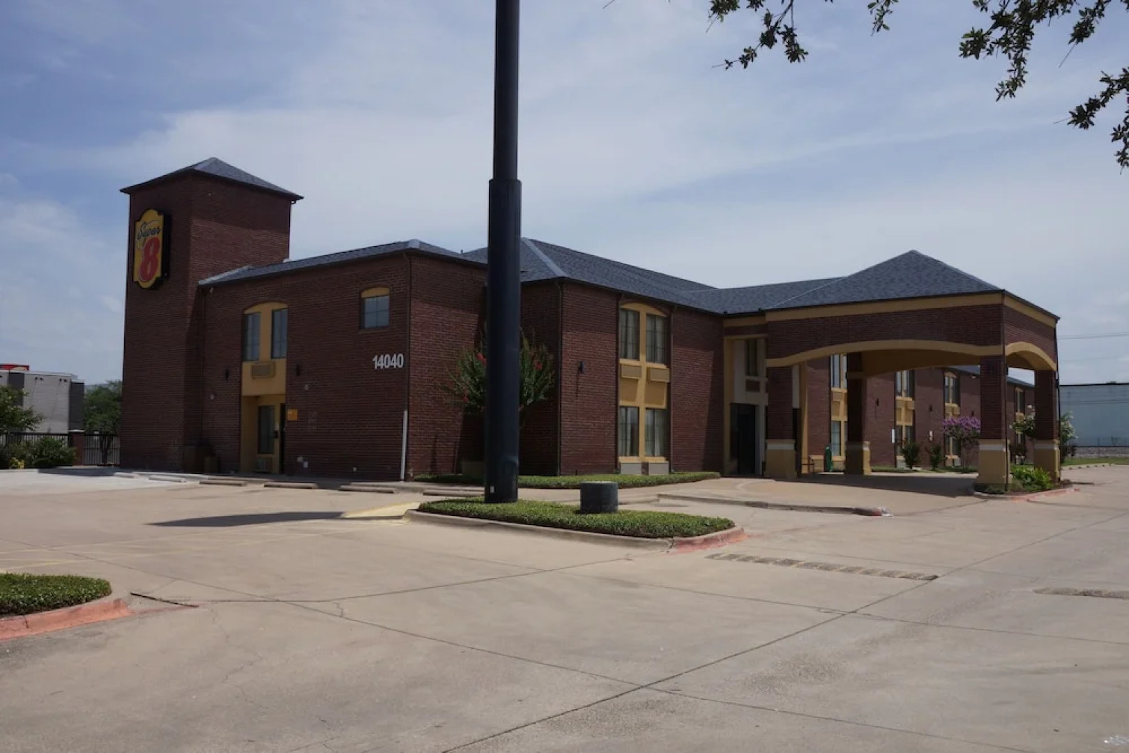 Super 8 Farmers Branch/north Dallas