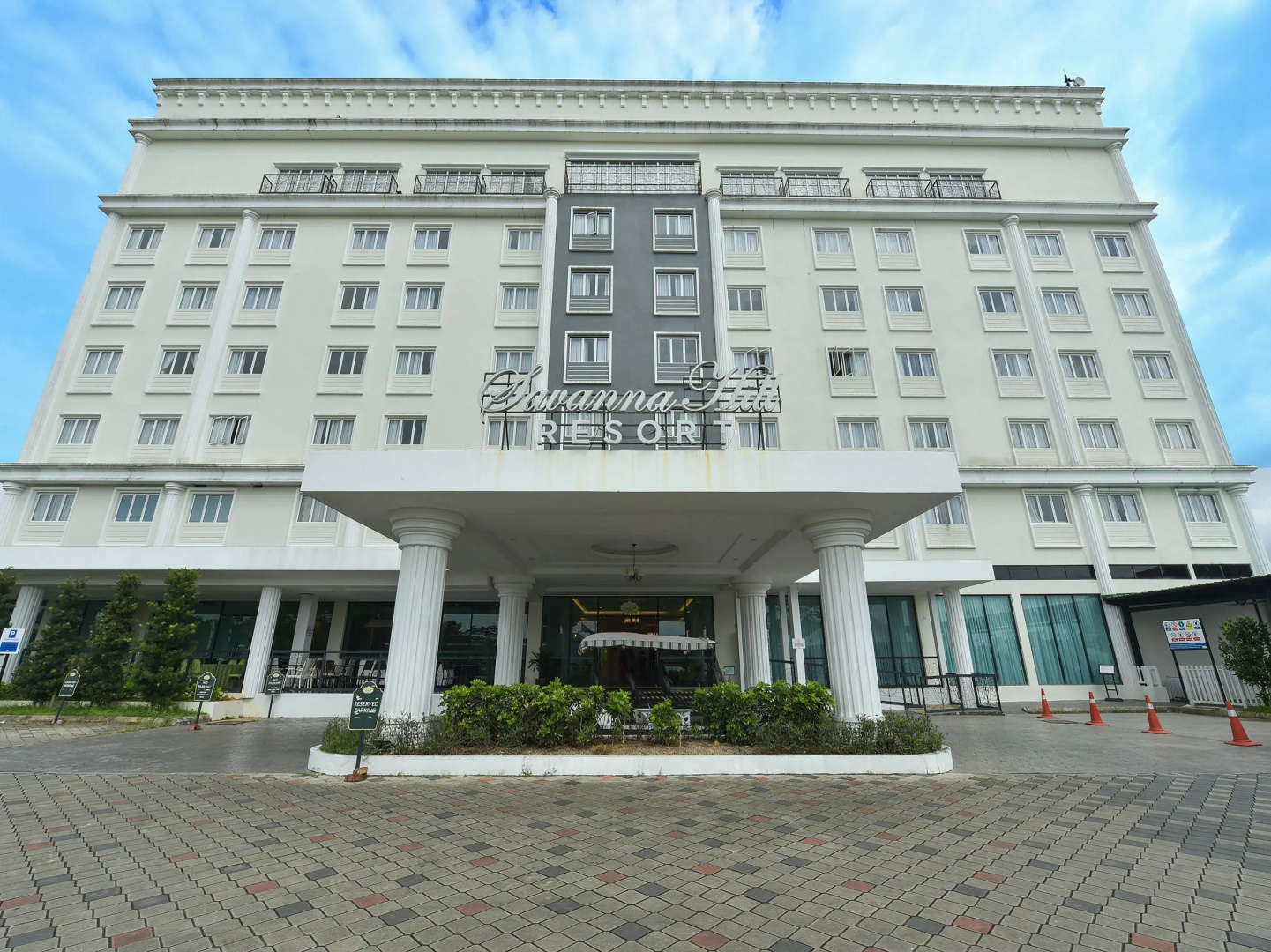 Savanna Hill Resort