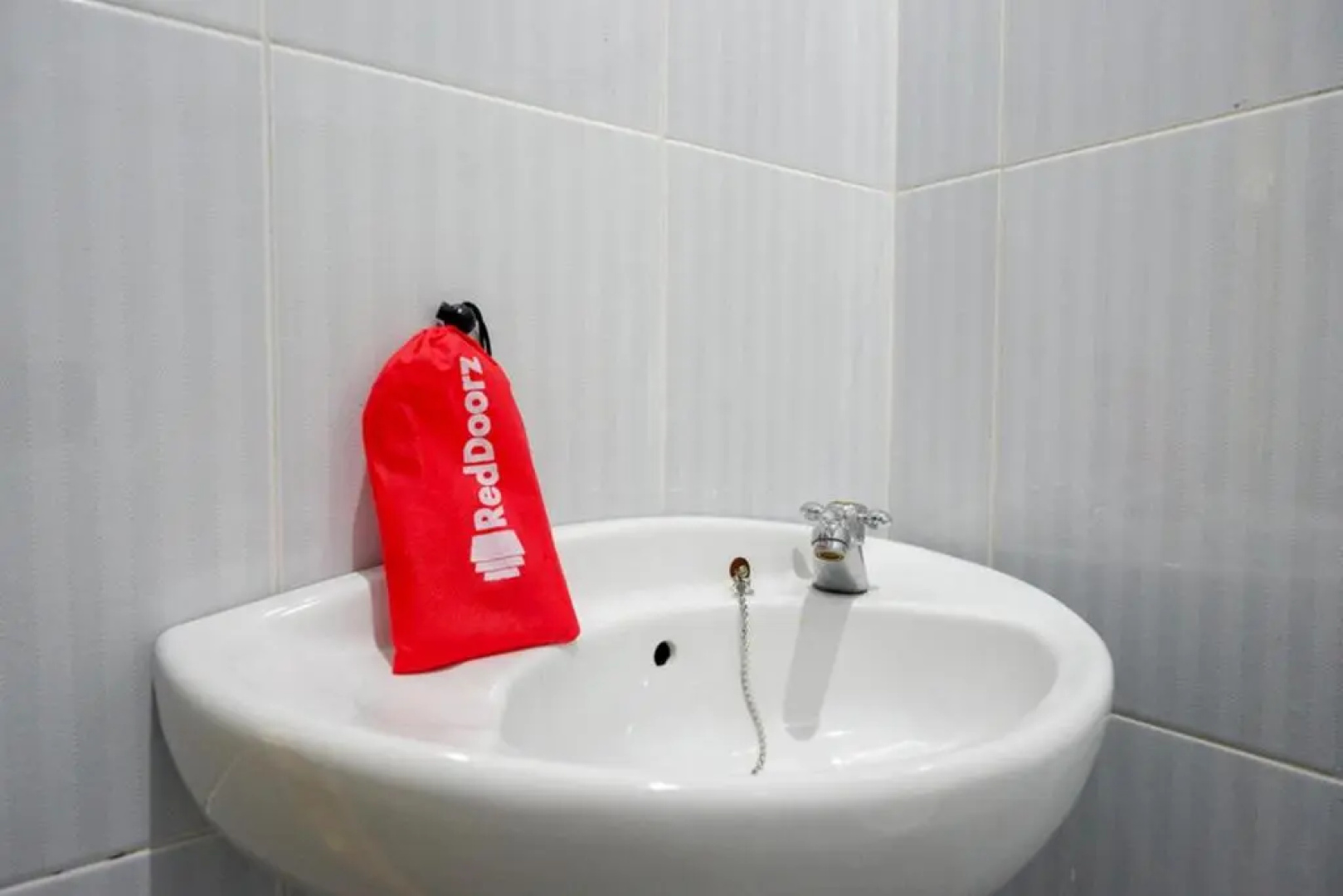 RedDoorz near Lippo Plaza Buton