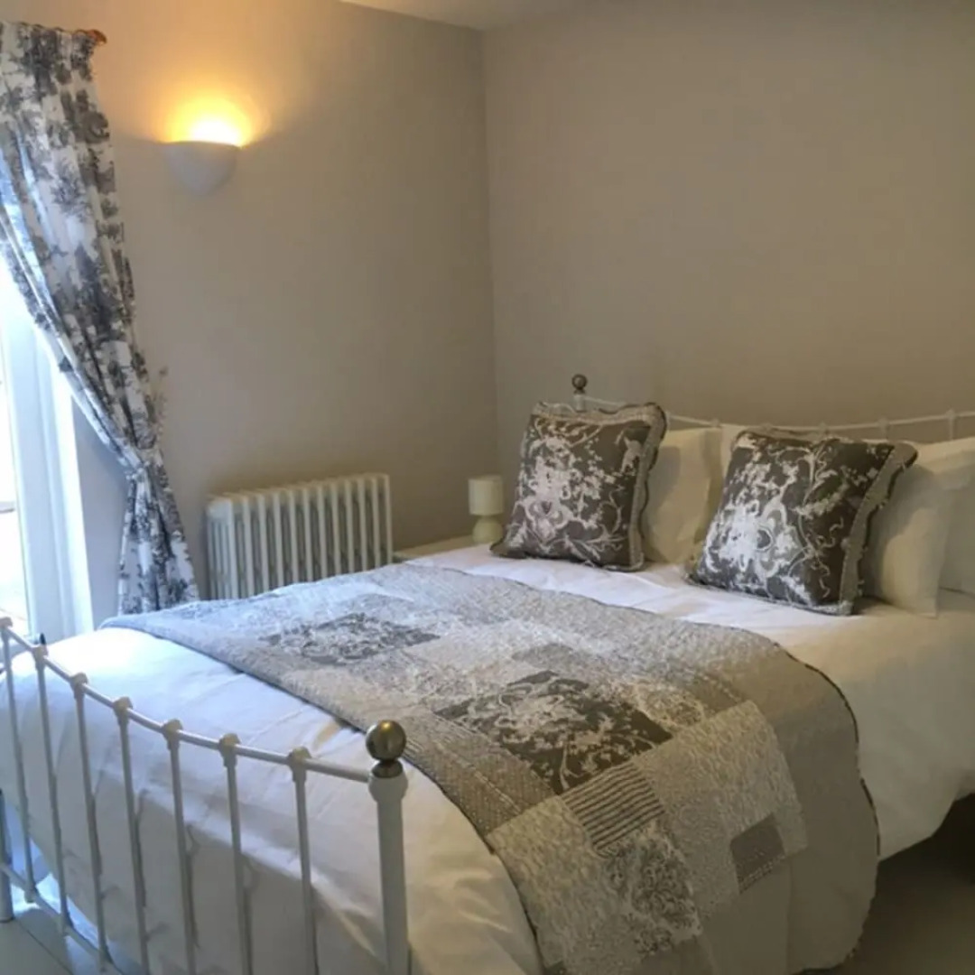 The White House Wells 2 Park View