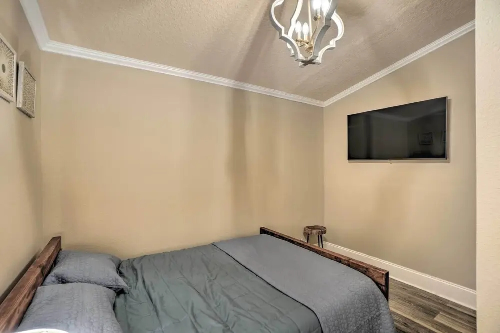 Charming Port Richey Retreat w/ Shared Dock