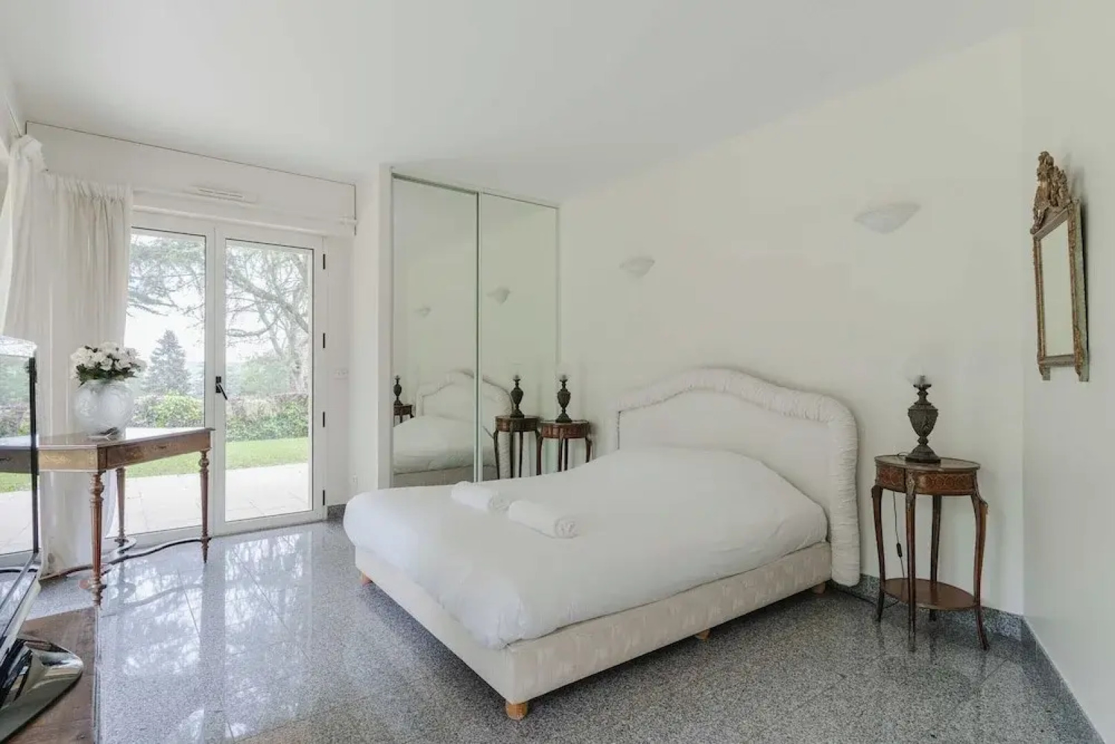 Luxury Haven With Pool, Tennis and Large Garden