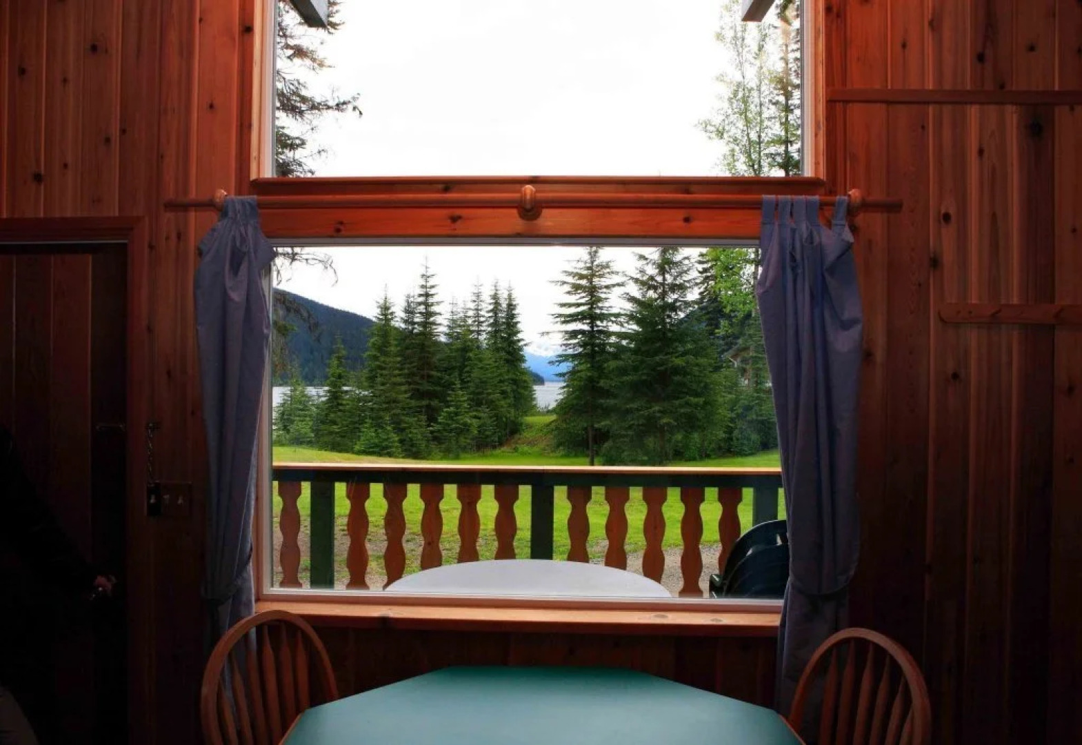 Becker's Lodge Bowron Lake Adventures Resort