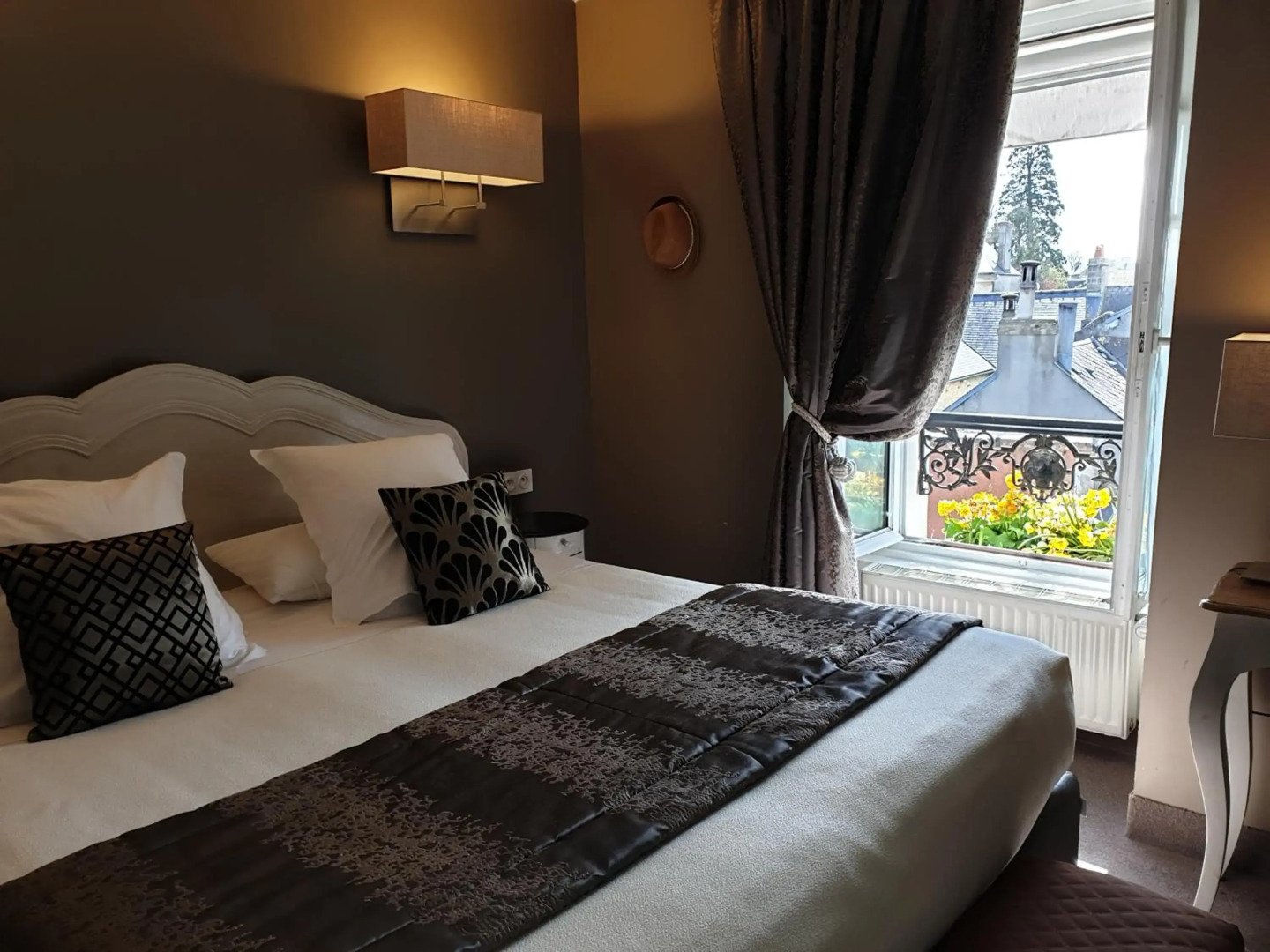 Hotel Le Lion d'Or et restaurant la Table du Lion