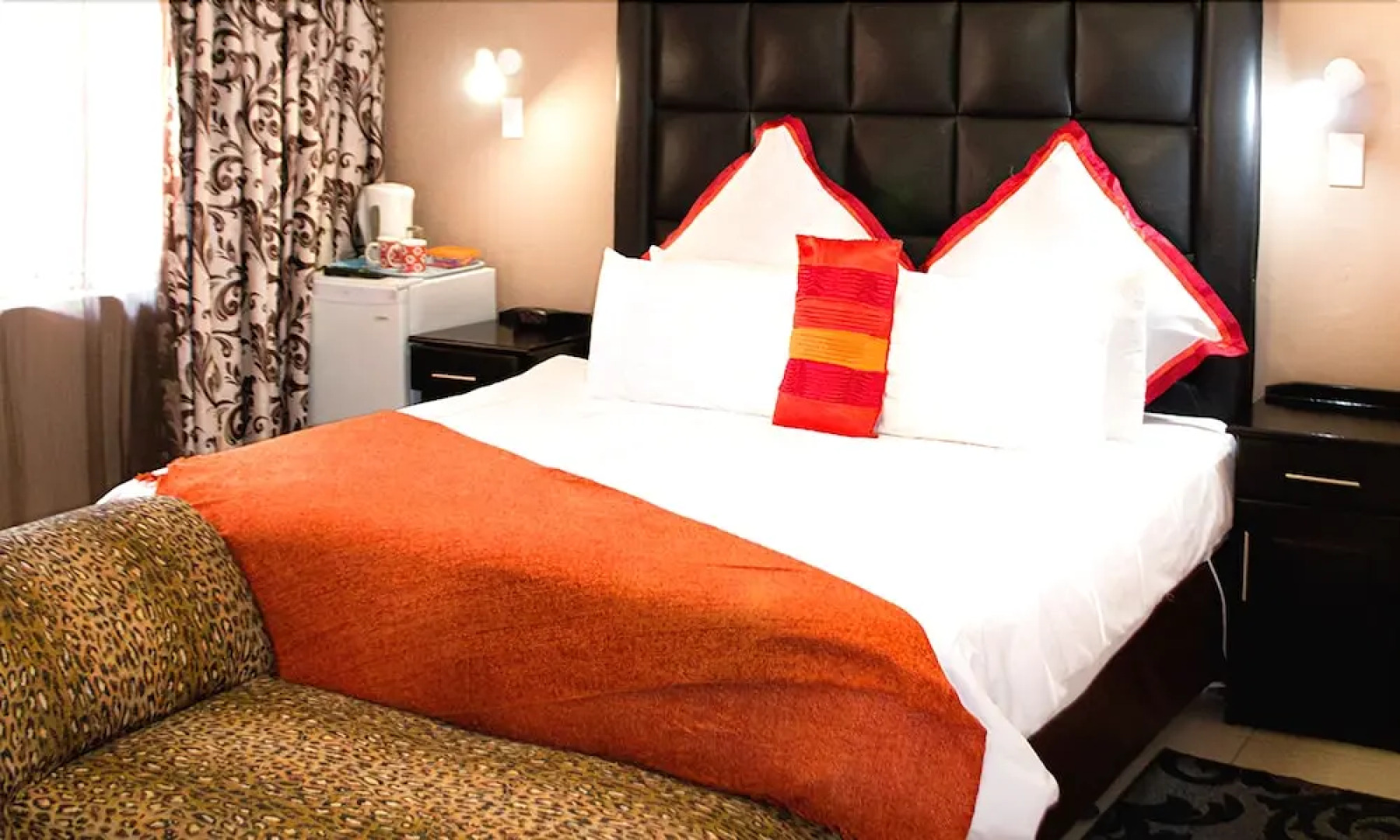 Visit Vakasha Guest Lodge 1