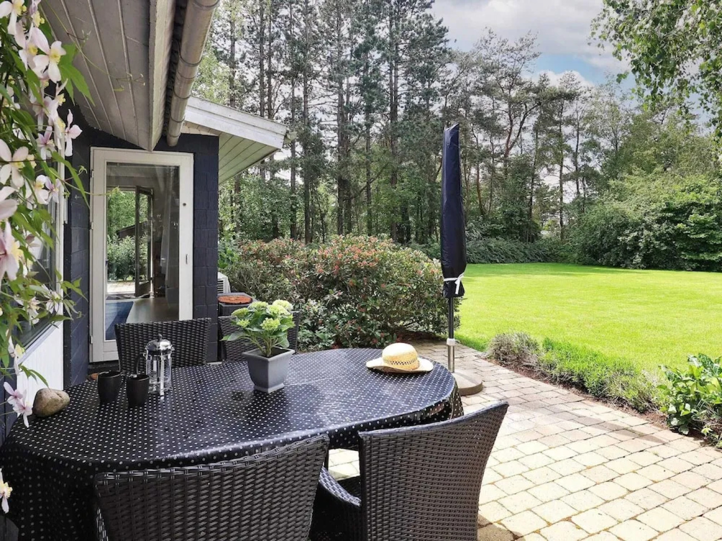 6 Person Holiday Home in Millinge