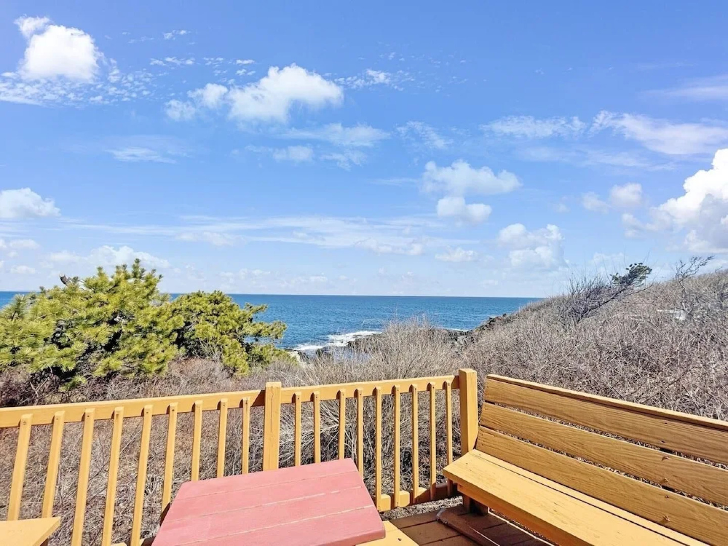 Ragged Rocks - Warm And Inviting Cottage With Uninterrupted Ocean Views 2 Bedroom Home by RedAwning