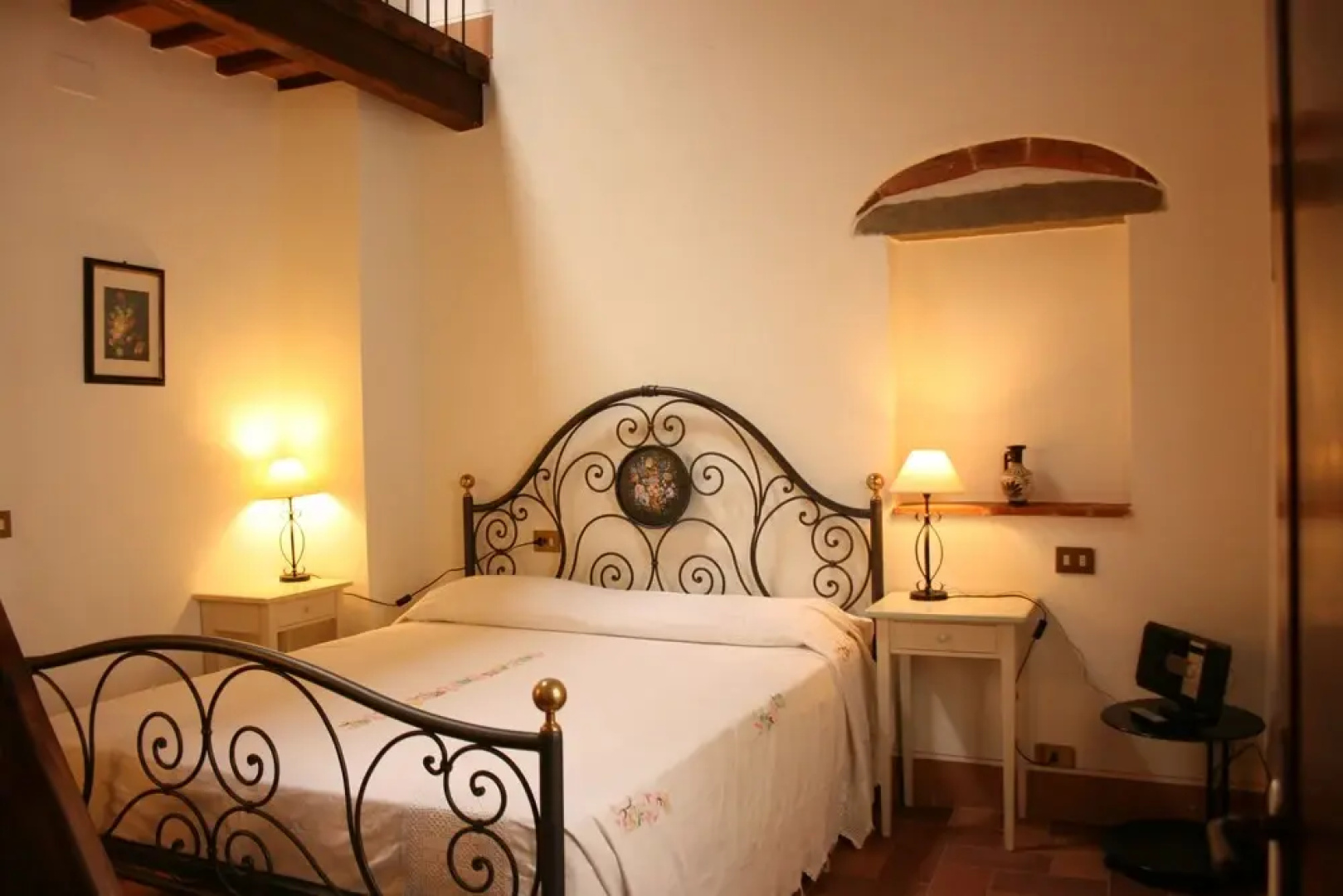 Beautiful private villa for 7 people with WIFI, private pool, TV and parking, close to Montepulc