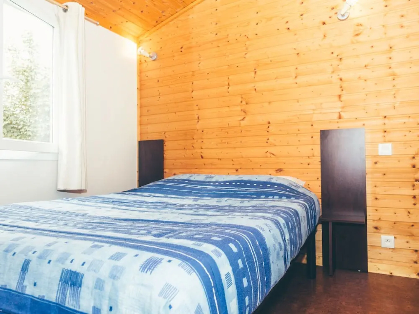 Wooden Chalet With Covered Terrace, on the Edge of a Lake