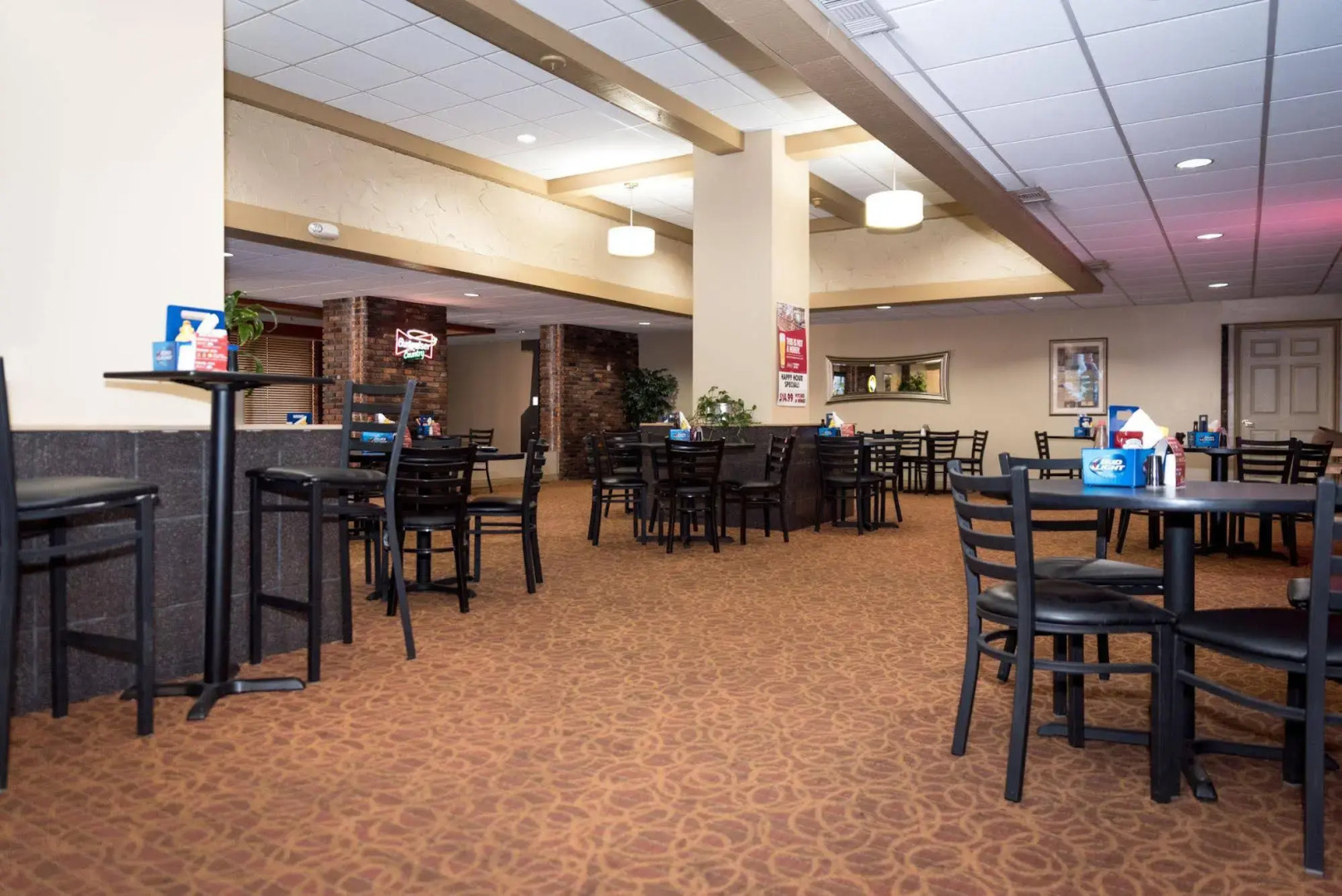 Airport Plaza Inn and Conference Center