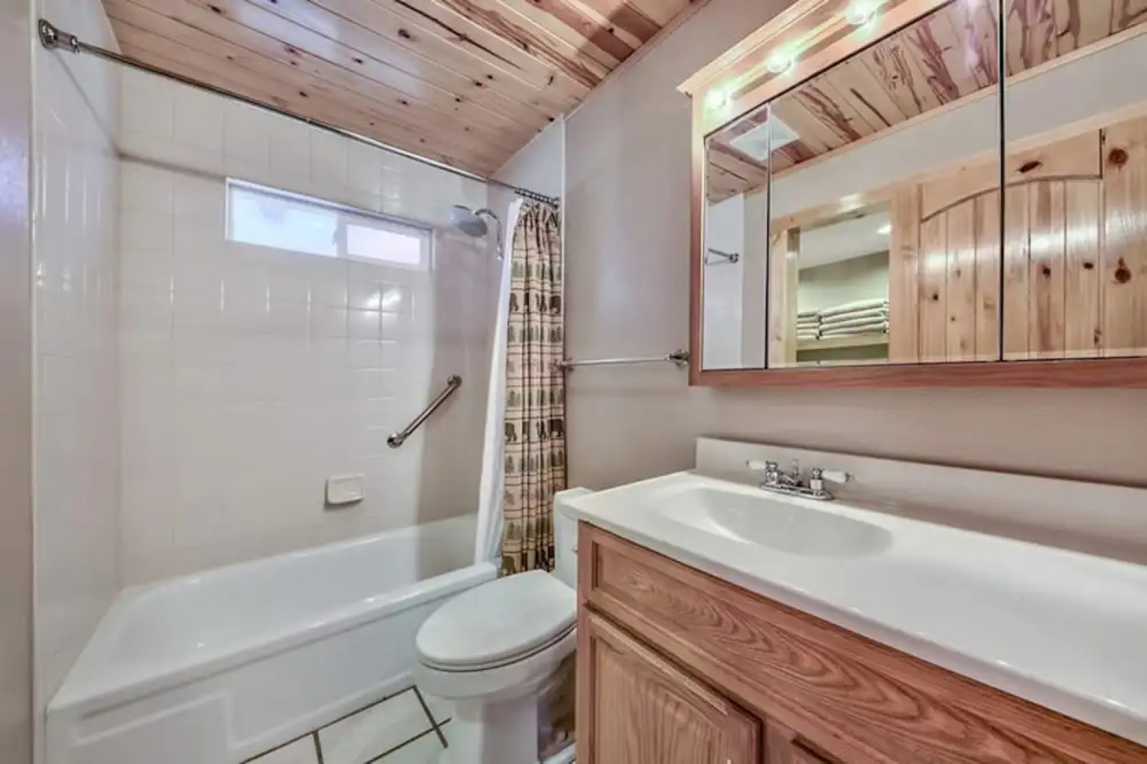 1581 Tionontati St Home