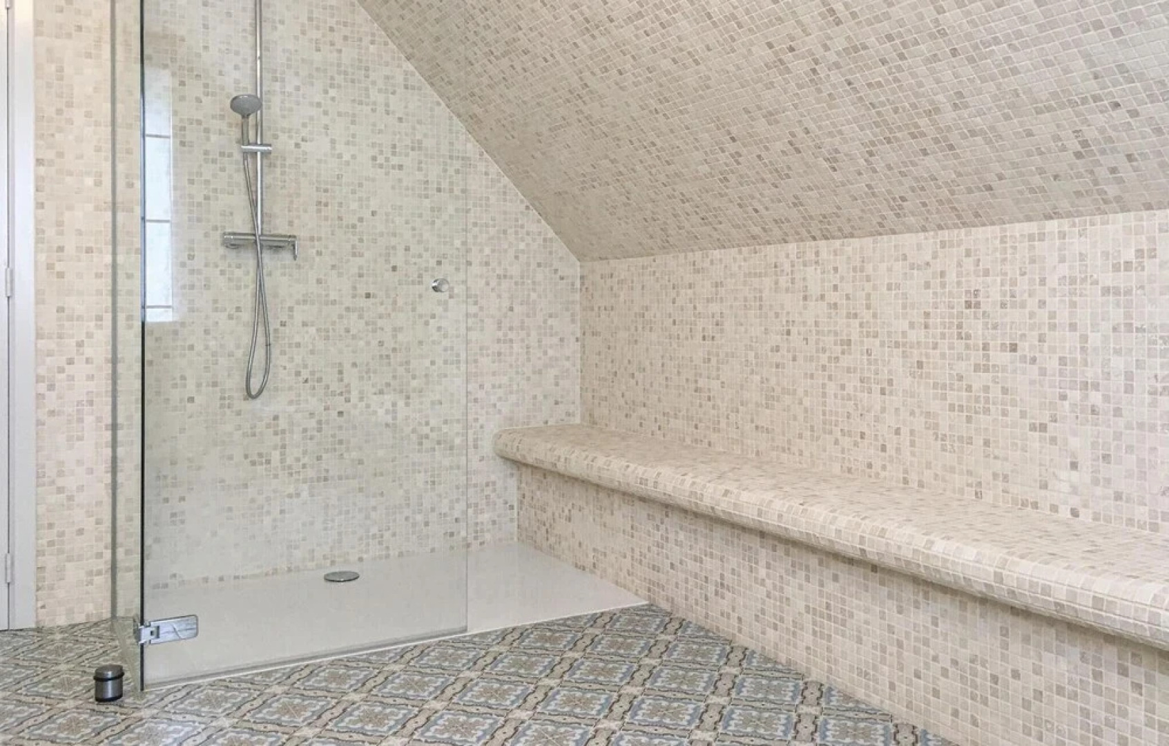 Stunning Home in Wellen With 4 Bedrooms and Wifi