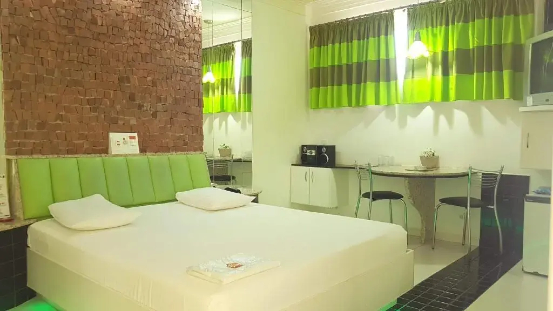 L'acqua Motel Express