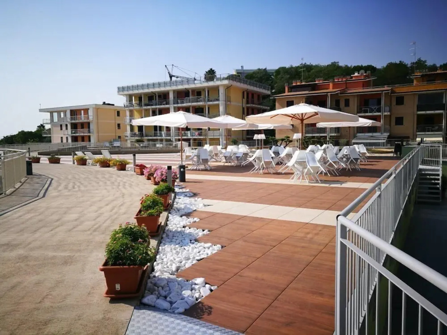 Ambruosi Village Resort & Spa