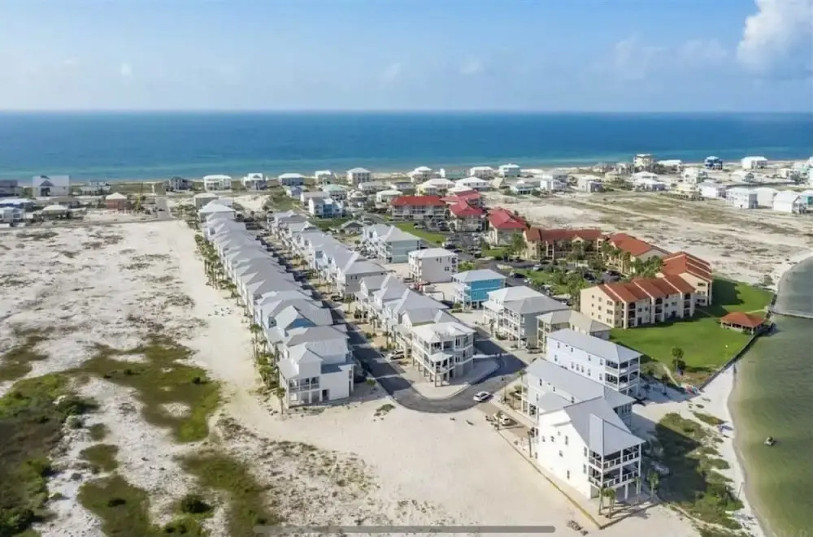 Sunset View 4 Bedroom Home by RedAwning