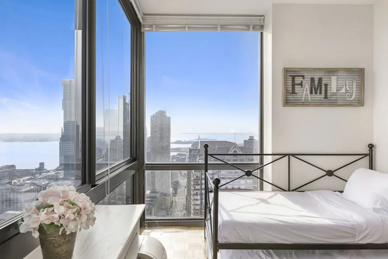 Home Away Luxury Apartments at Washington