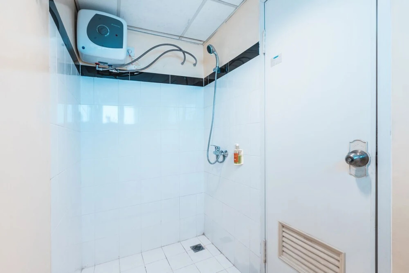 OYO Flagship 1170 The Habitat Karawaci