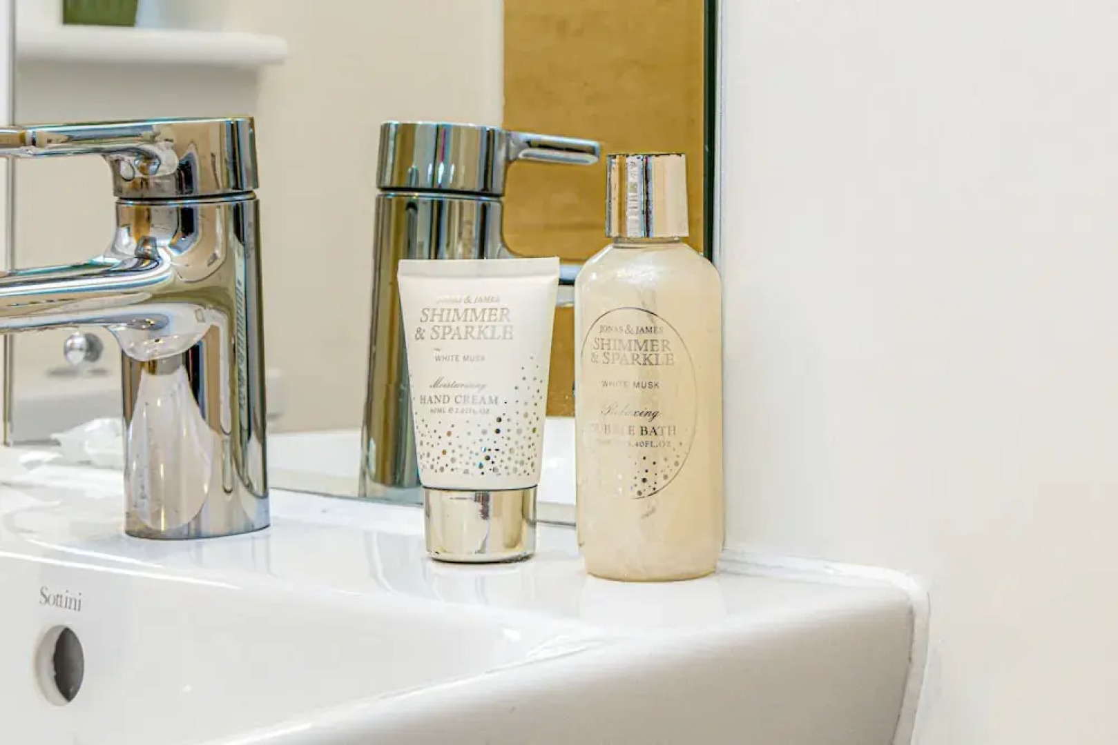 Detached 4 Bed-ultrafast Wifi,garden,free Parking