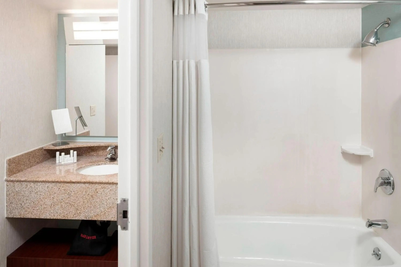 Courtyard Virginia Beach Oceanfront/South