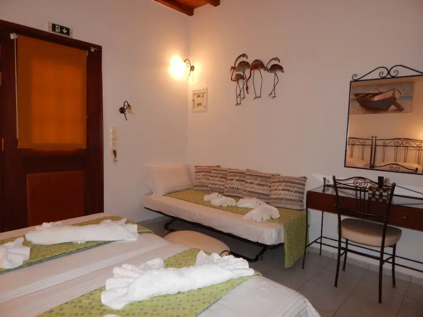 Tinos Suites & Apartments