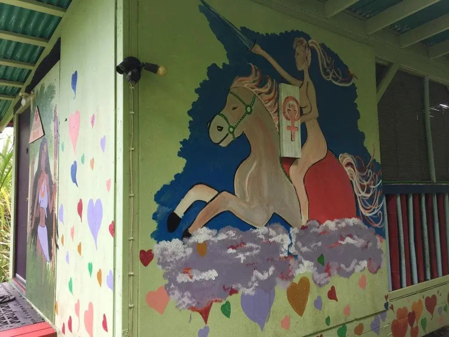 Hedonisia Hawaii Eco-Hostel Community