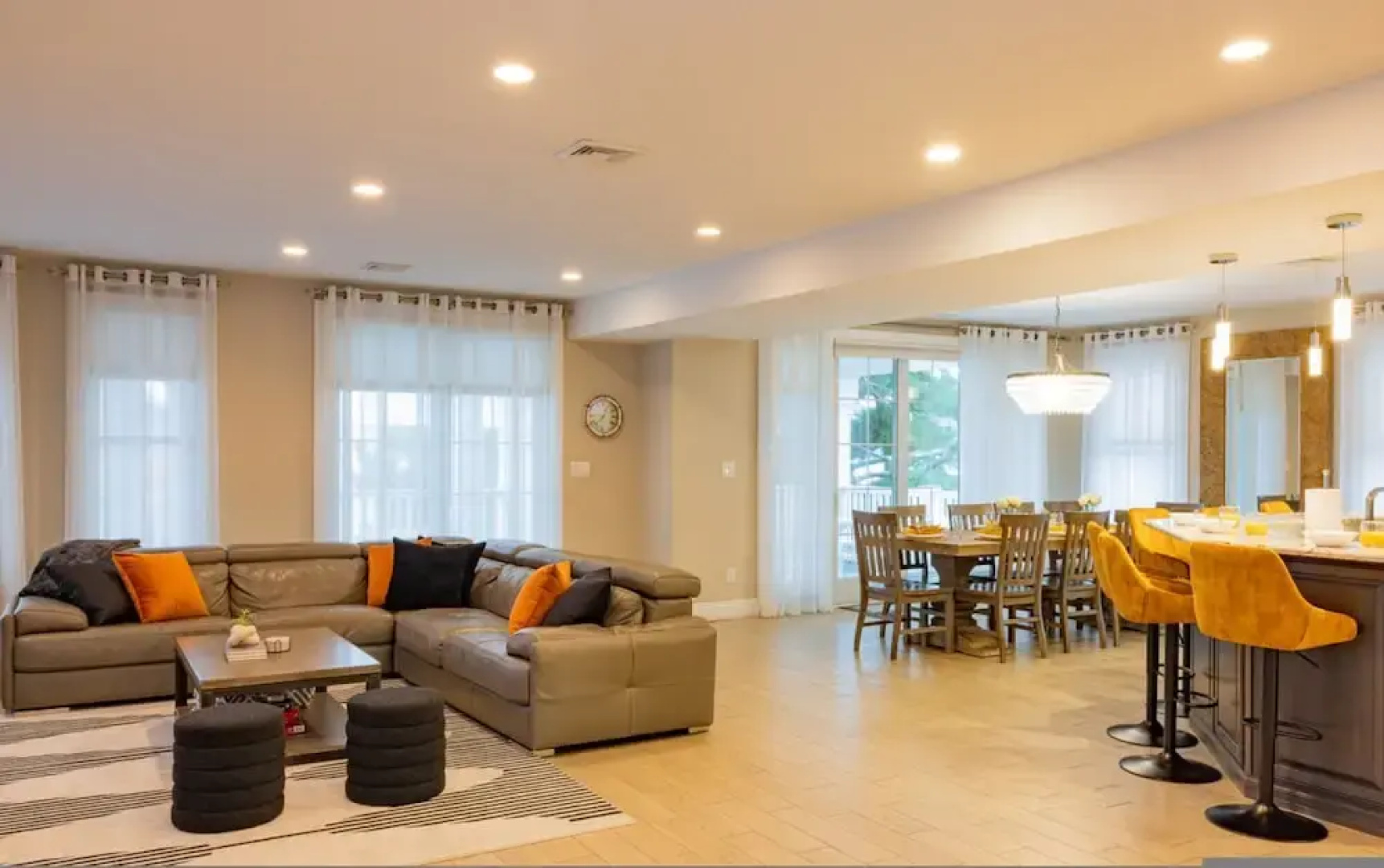 Spacious 6BR Beach Home With Elevator Decks - Ideal for Family Holidays Winter Escapes