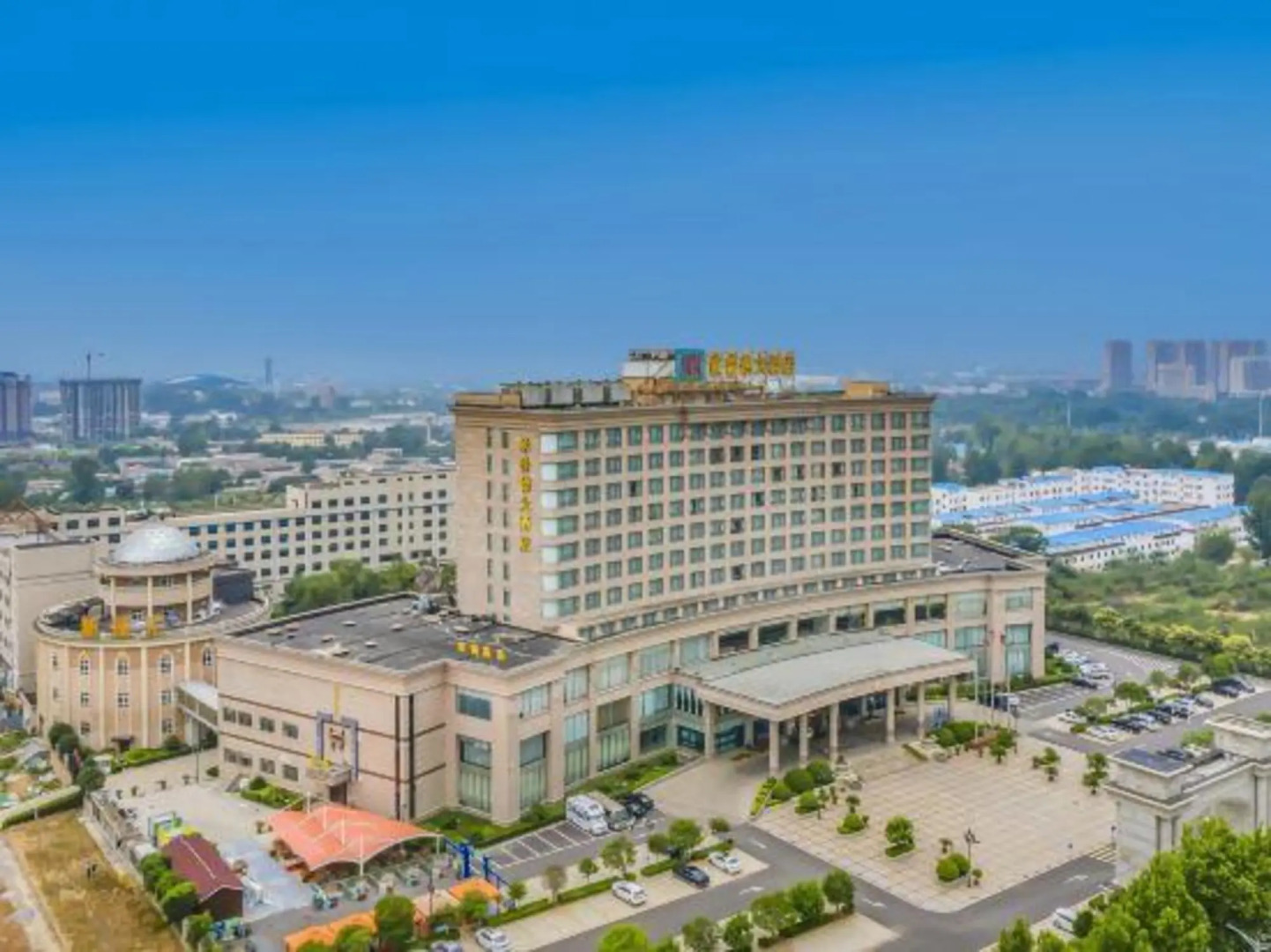 Zhengzhou Cheered Hotel