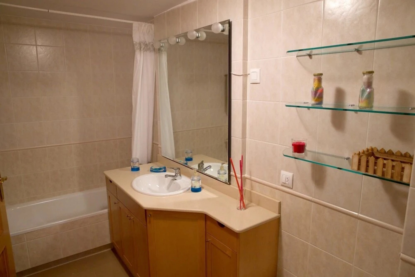 House With 3 Bedrooms in Miño, With Wonderful sea View, Pool Access an