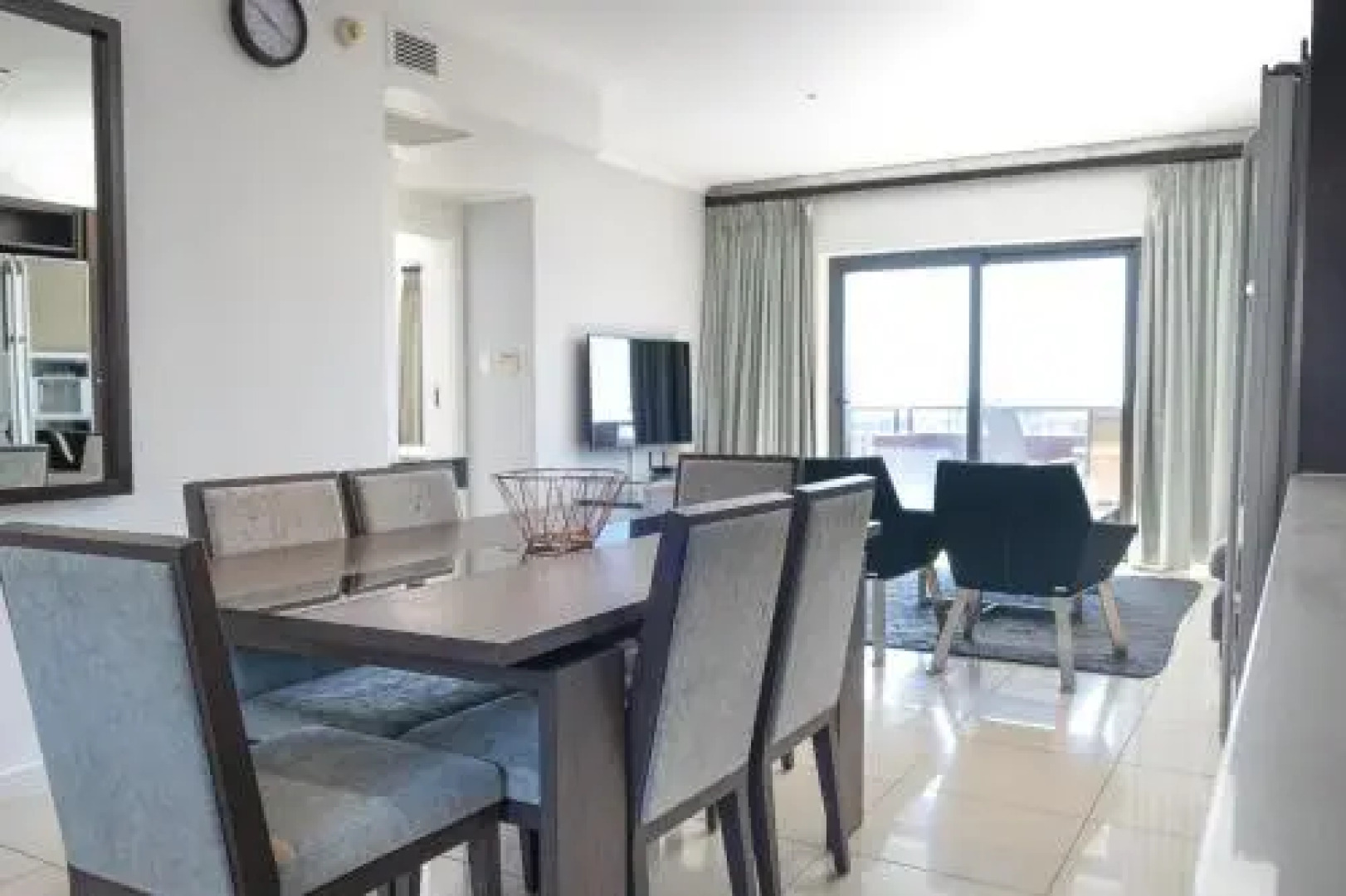 Room 122 @ The Nicol Hotel