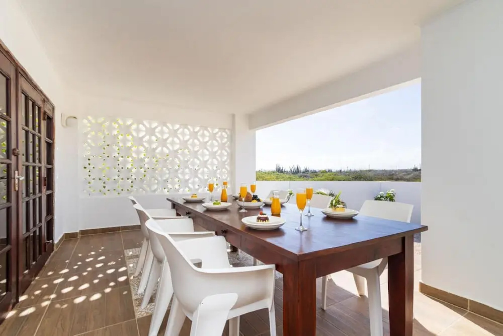 Beautiful 3br2 5BA Villa w Pool Close 2 Baby Beach