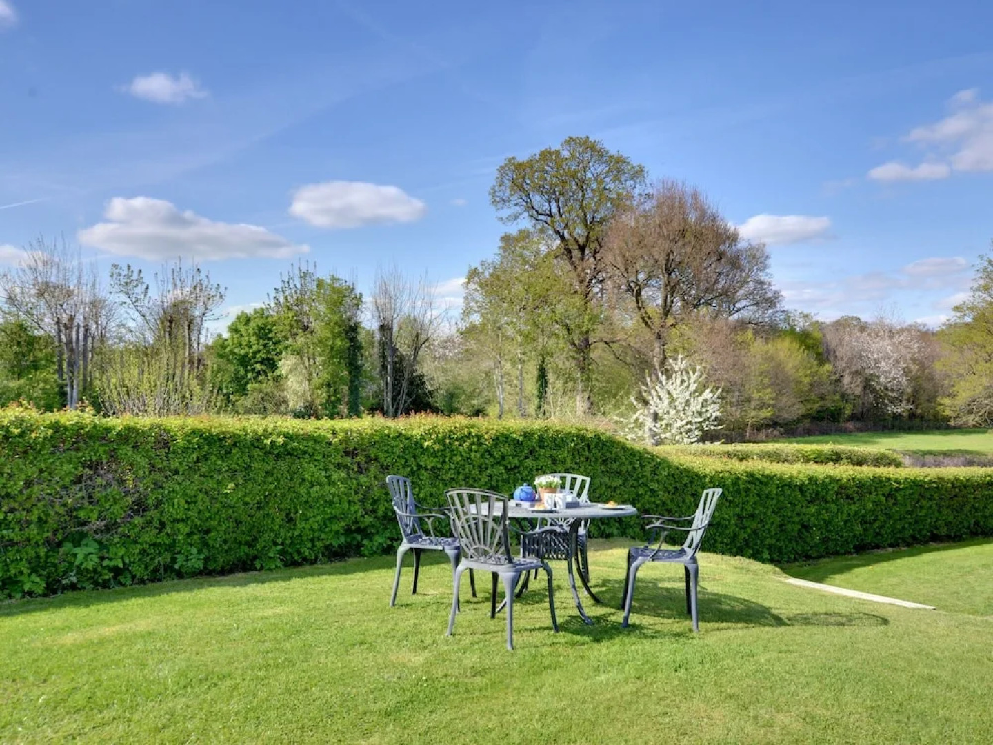 With Wonderful Views, This Could be the Most Romantic Hideaway Ever