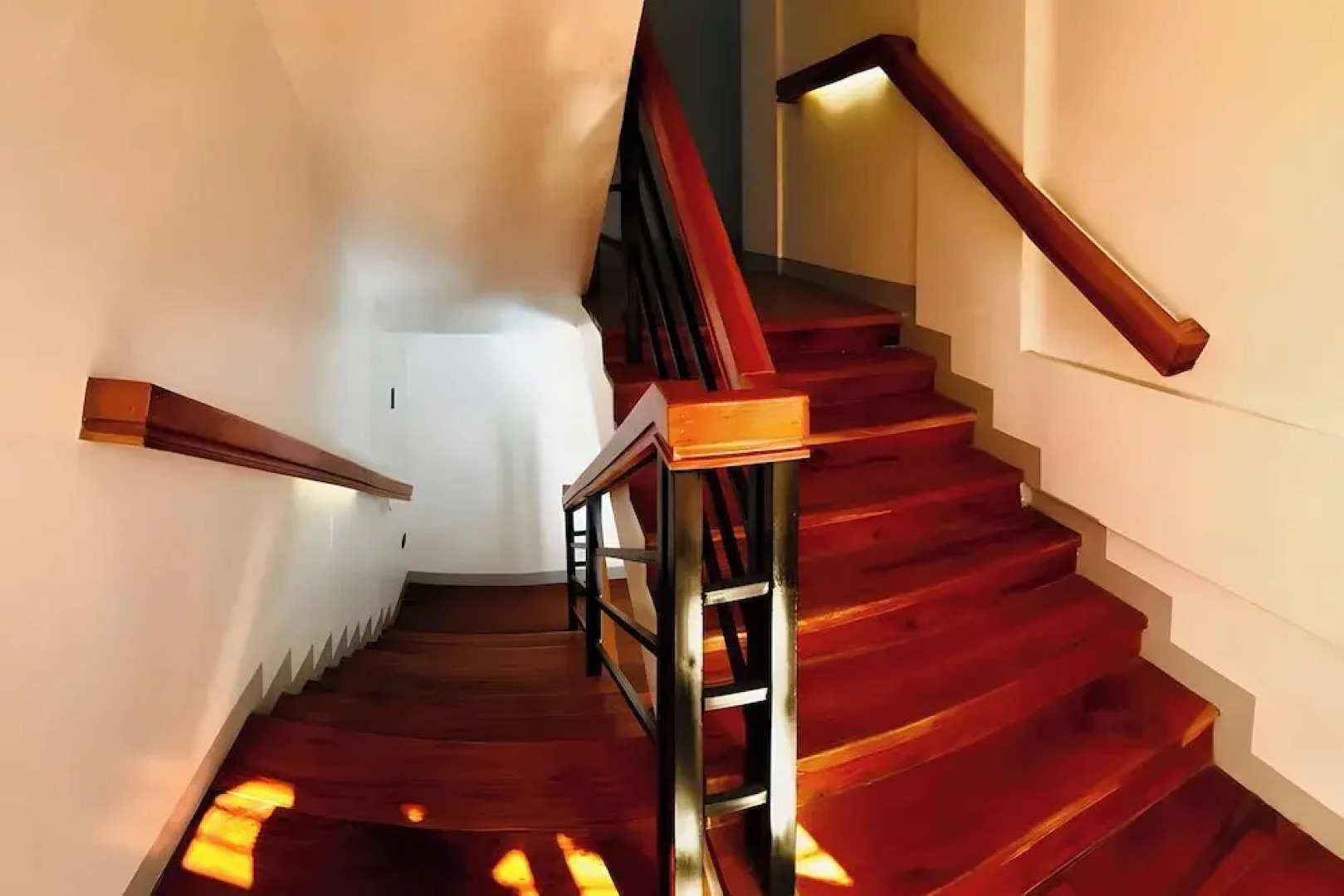 Belltower CSheLi Suites Bantay - Vigan