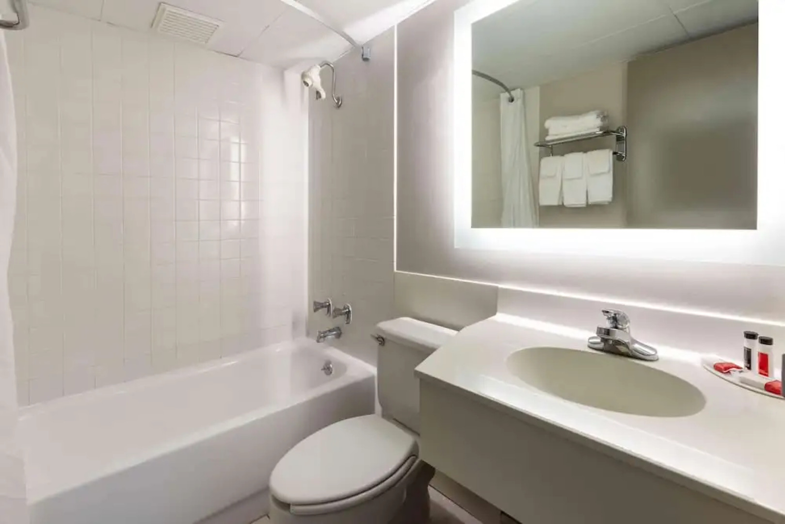 Days Inn by Wyndham Sandusky / Cedar Point