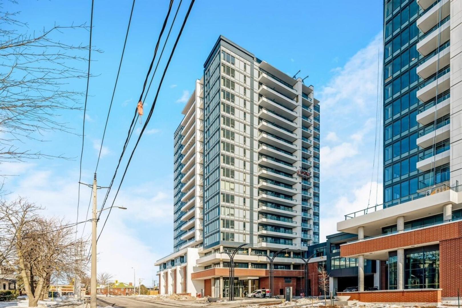 Chic Spacious 2BR Condo - Sweeping Views