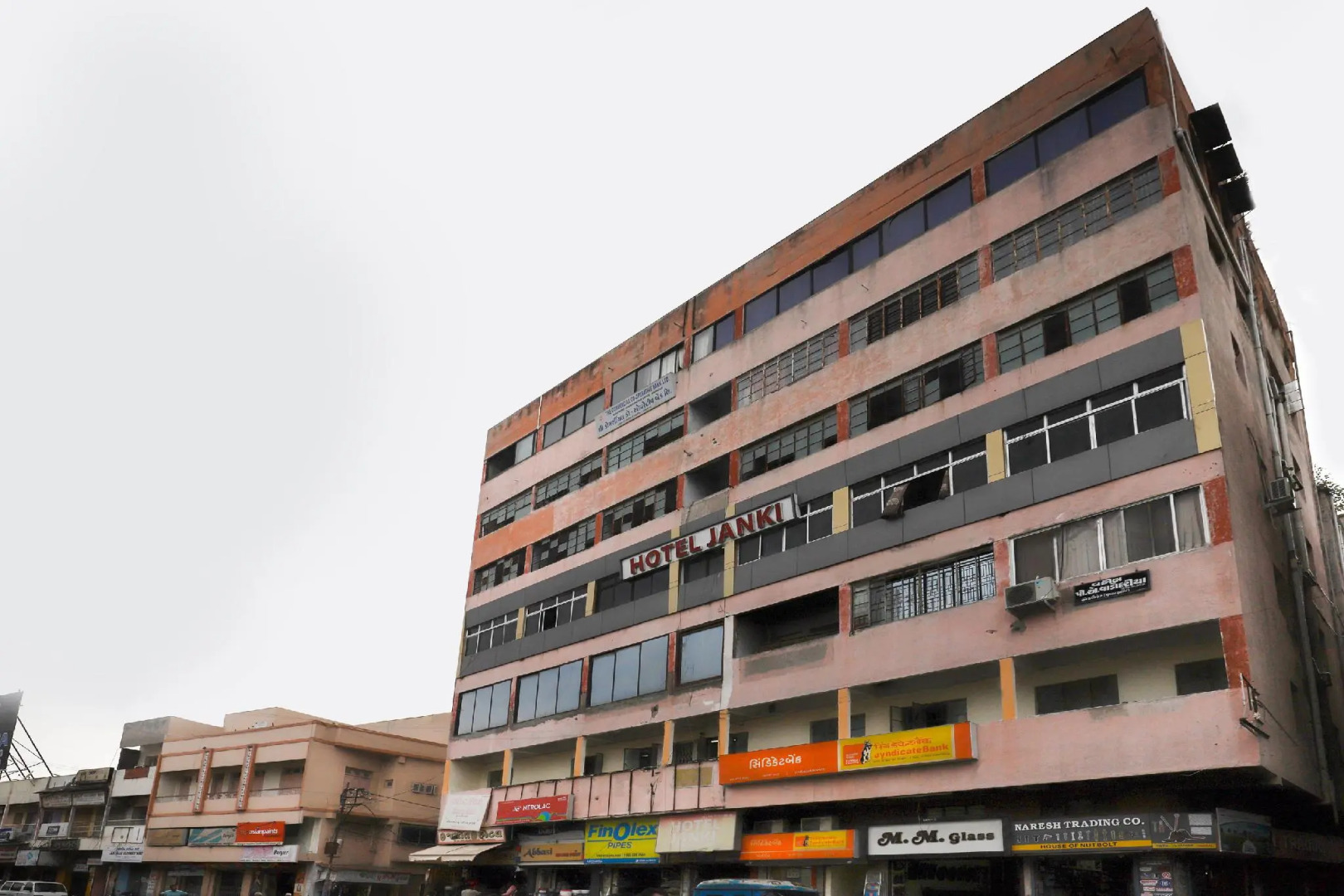 Collection O 61734 Hotel Janki