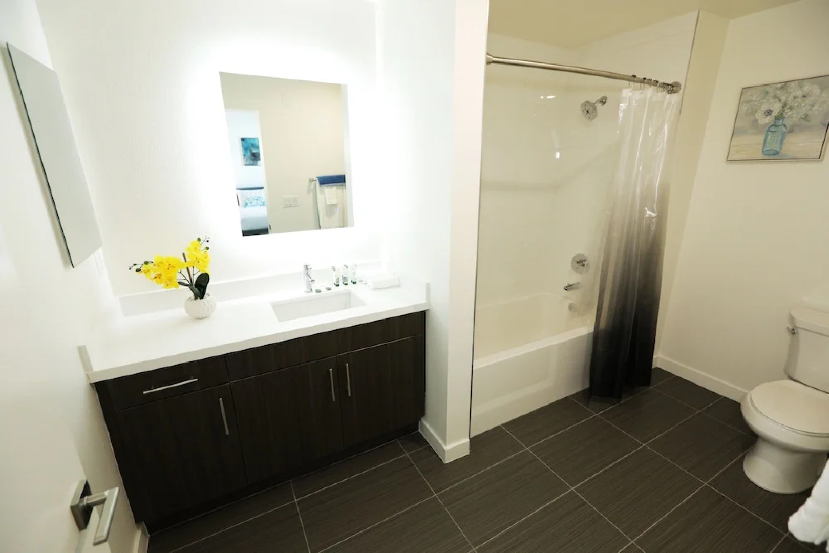 Hollywood Walk Residences