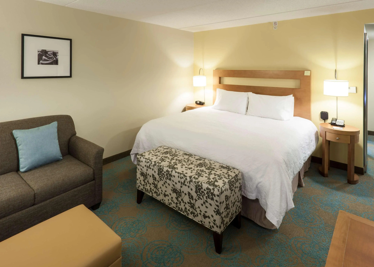 Hampton Inn & Suites St. Louis at Forest Park