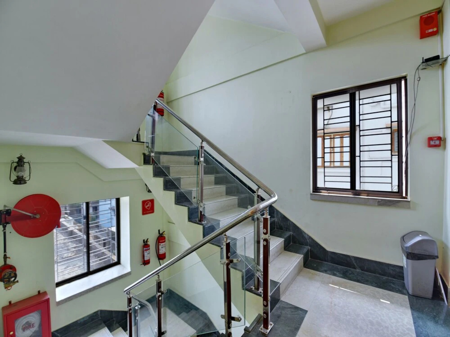 FabExpress Greenleaf Regency