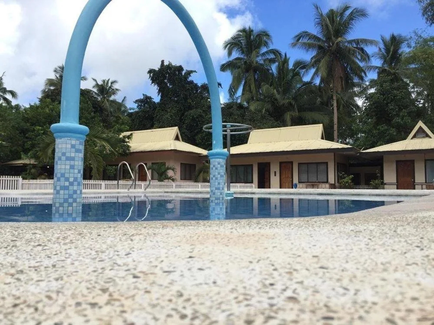 Tay LeLong's Pension House