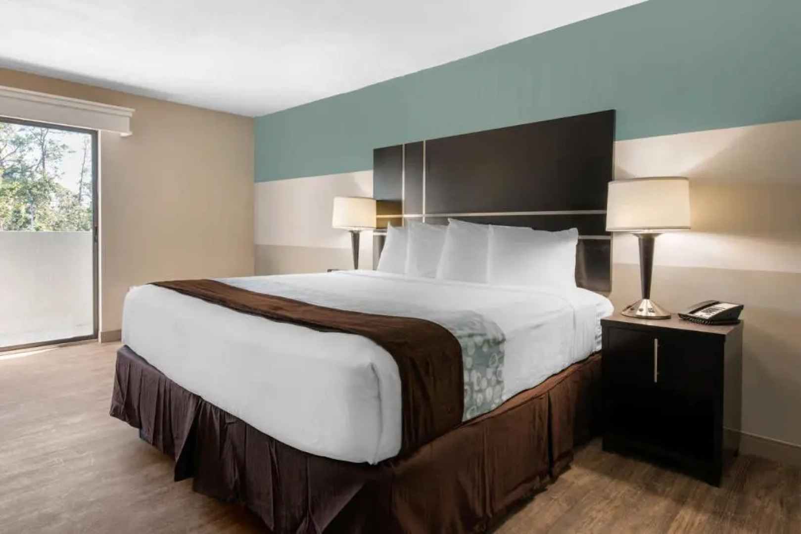 Palazzo Lakeside Hotel