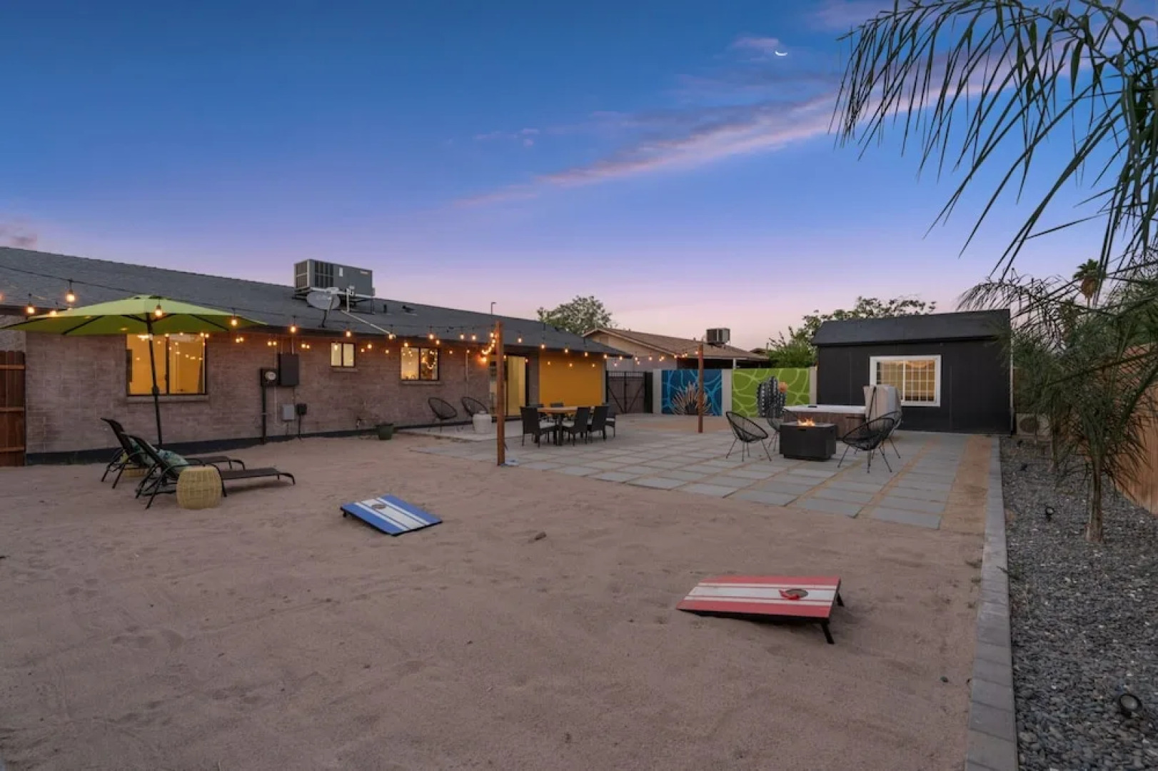 The Palms: Spacious 4-BR Retreat with Hot Tub near Gilbert by RedAwning